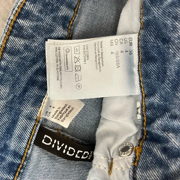 Divided Women's High Rise Light Blue Jeans - Picture 3 of 5